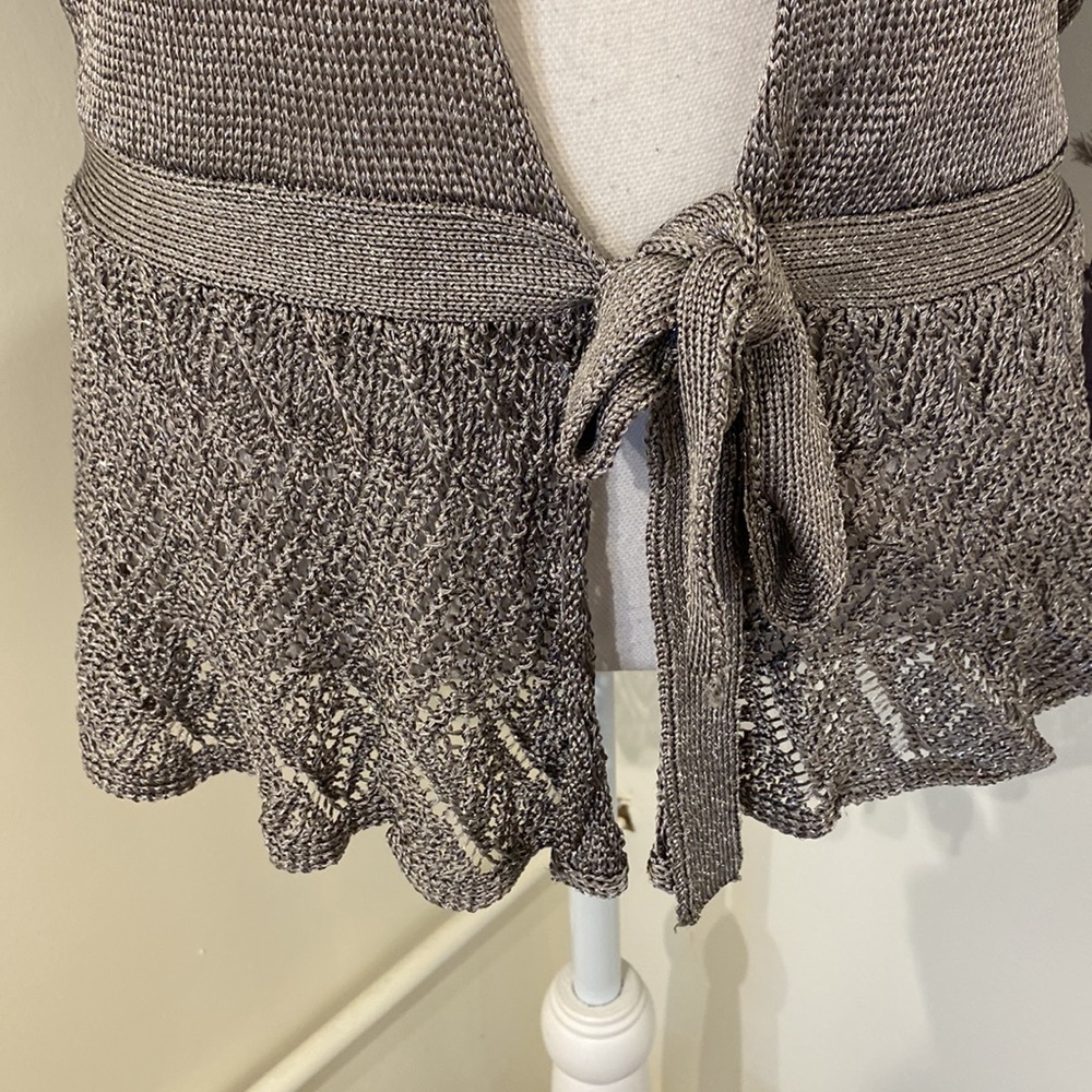 Jennifer Lopez Metallic sweater vest - Picture 3 of 10